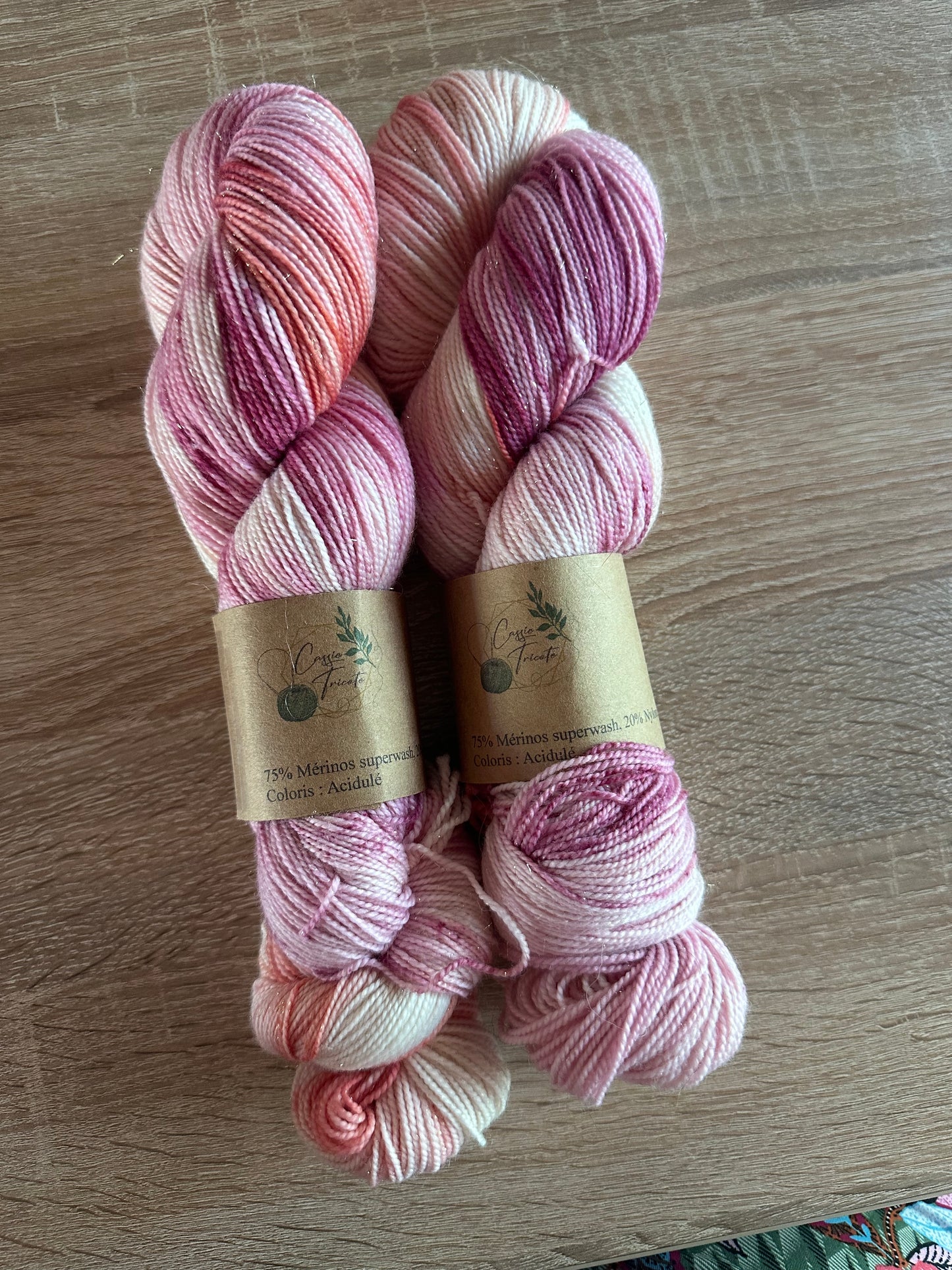 Acidulé : Mérinos, nylon, Gold Stellina