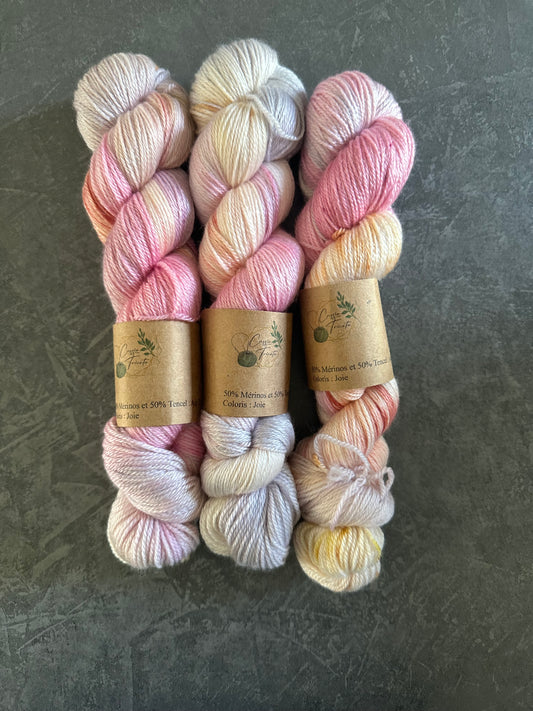 Joie : Fingering : Mérinos et Tencel