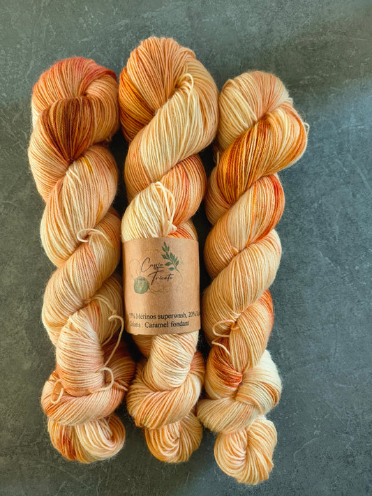 Caramel fondant : Mérino, mohair et nylon : fingering